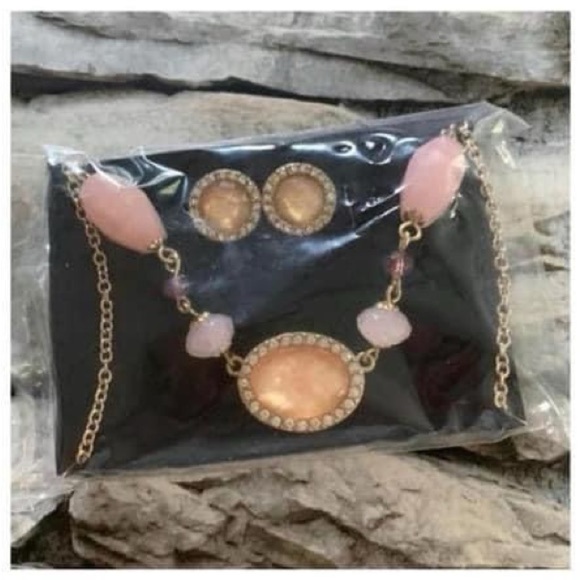 Vintage Box Avon Misty Pink Cabochon Beads Rhinestones Necklace Earrings New Set - Picture 4 of 7